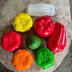 EUC~Tupperware~6 Piece Vegetable Saver Containers W/2 Additional Storage Pieces